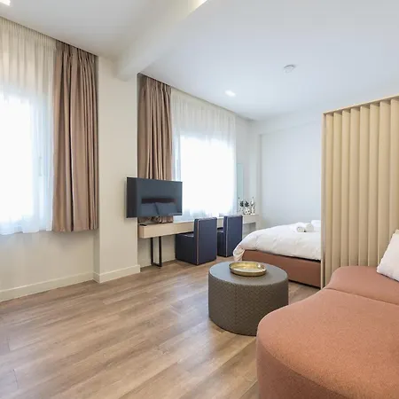 Aeiphoria Suites & Rooms - Athens-3